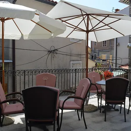Hedviga Apartment *