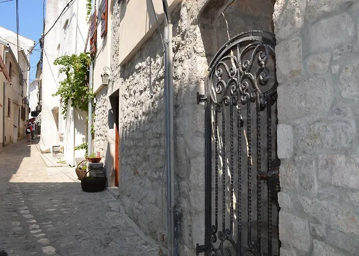 Hedviga Daire Krk Town